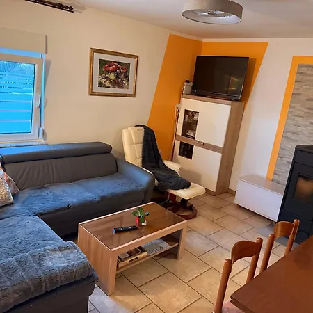 Apartment Apartma Pritlicje Vir